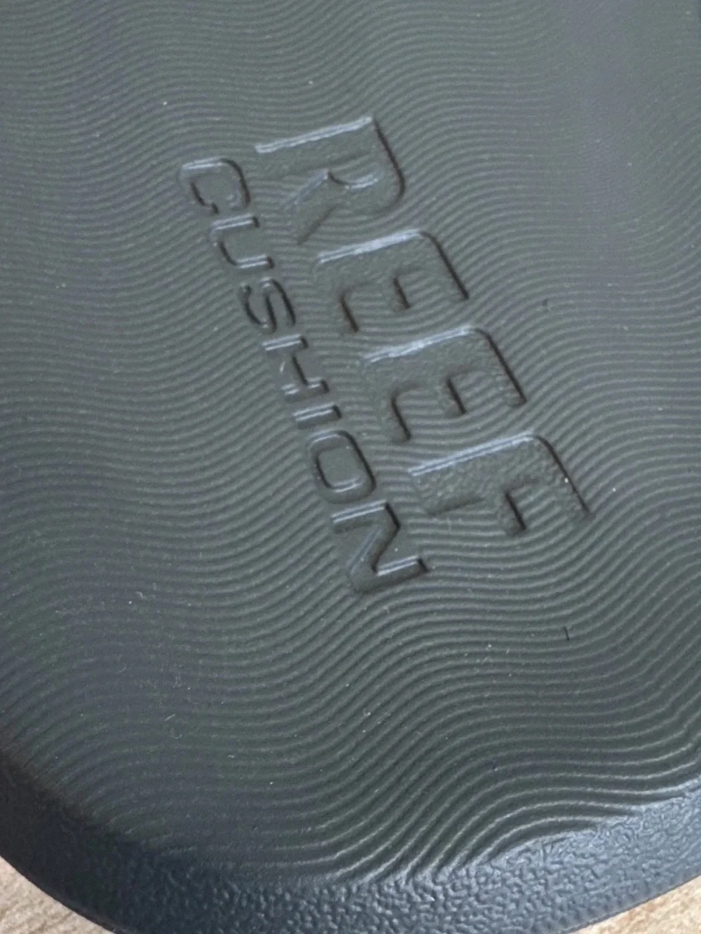 Reef Men’s Black & Gray Cushion Flip-Flops